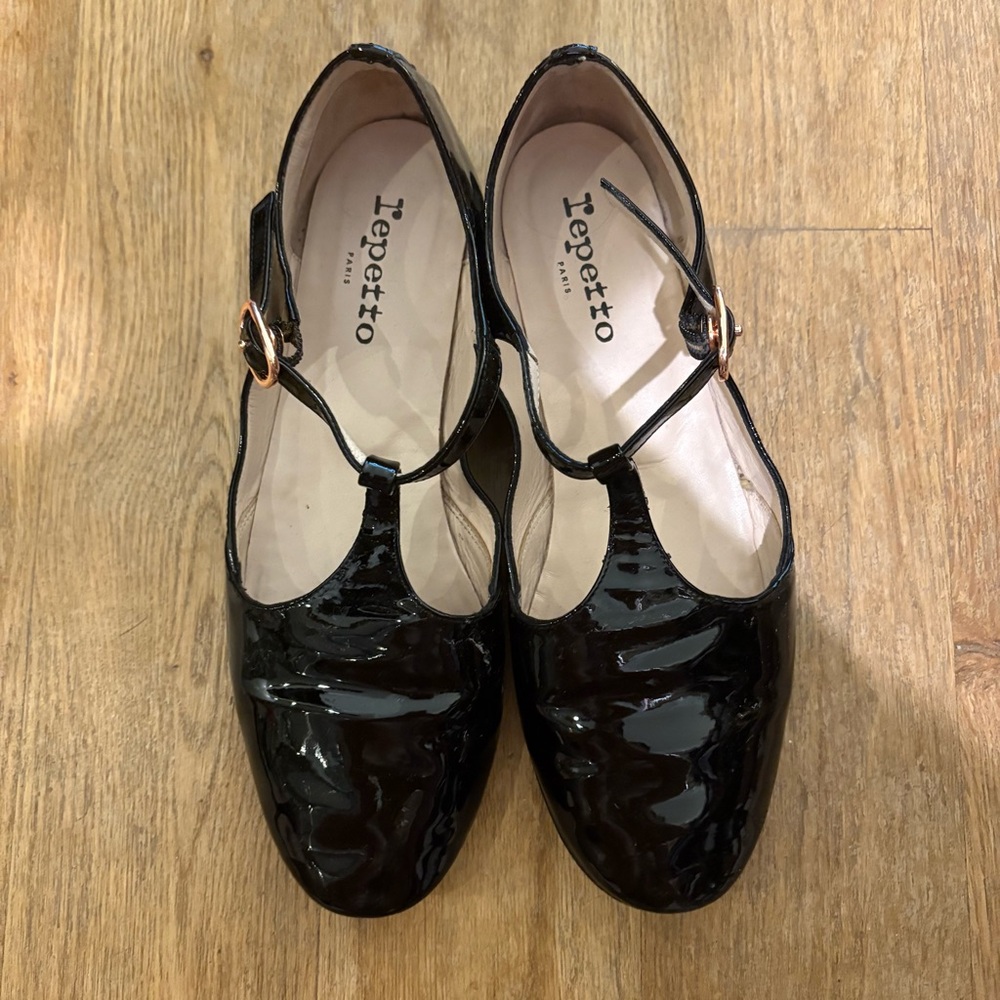 Repetto Black Patent T-strap Leather Flats